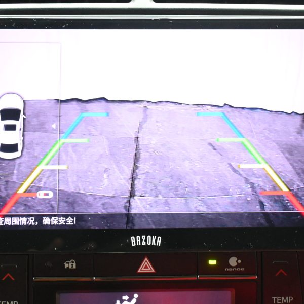 Toyota Camry 2.5 Hybrid Luxury AT (2018) - Image 17
