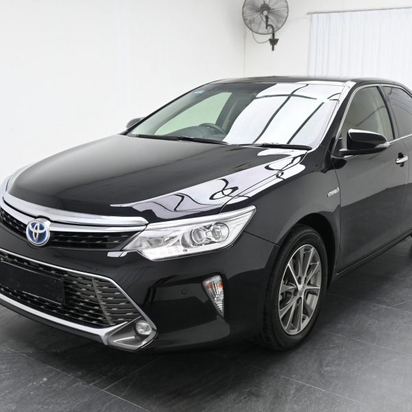 Toyota Camry 2.5 Hybrid Luxury AT (2018) - Image 18