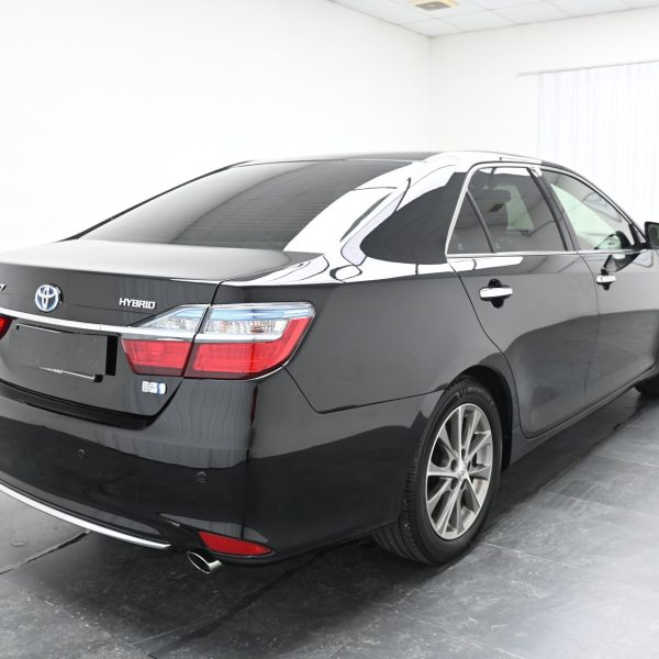 Toyota Camry 2.5 Hybrid Luxury AT (2018) - Image 8