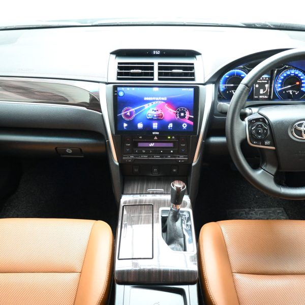 Toyota Camry 2.5 Hybrid Luxury AT (2018) - Image 9
