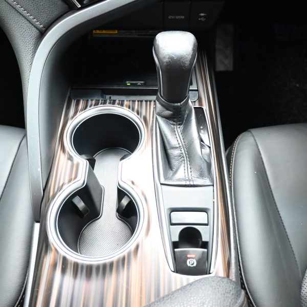 Toyota Camry 2.5 V Auto AT (2020) - Image 17
