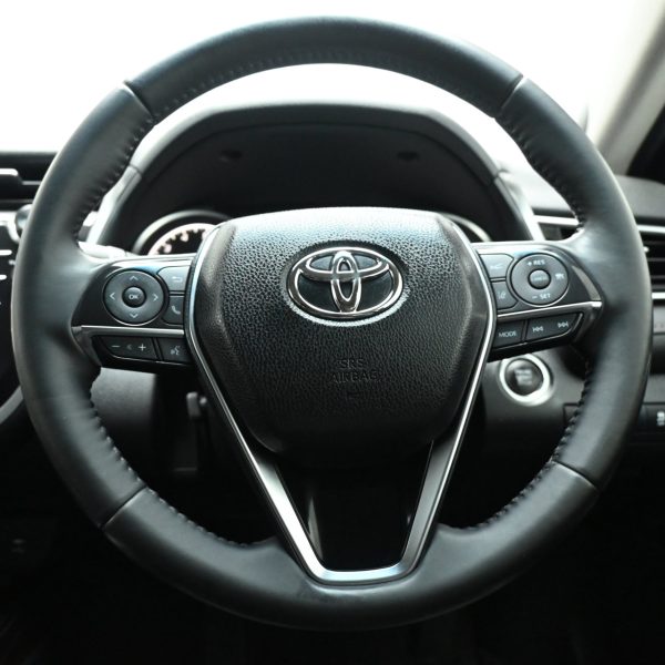 Toyota Camry 2.5 V Auto AT (2020) - Image 18