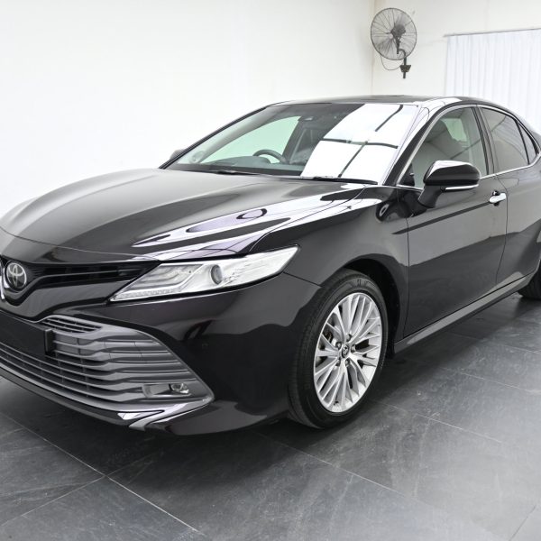 Toyota Camry 2.5 V Auto AT (2020) - Image 19