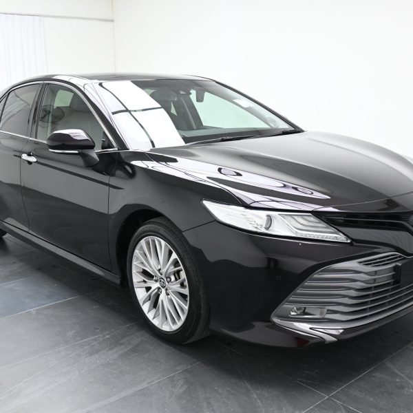Toyota Camry 2.5 V Auto AT (2020) - Image 3