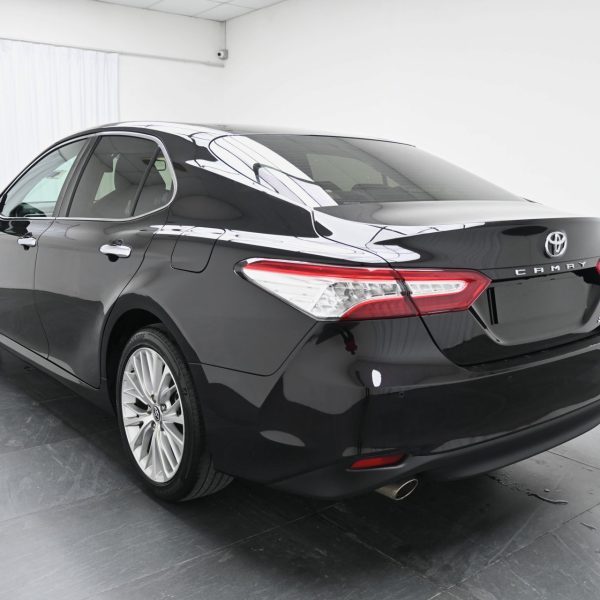 Toyota Camry 2.5 V Auto AT (2020) - Image 7