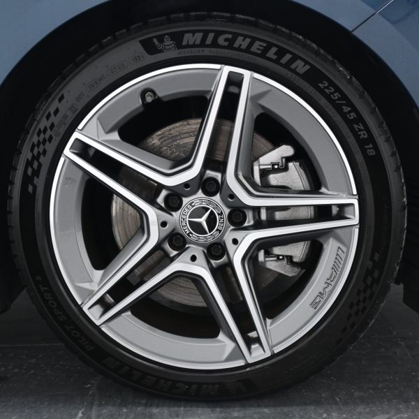 Mercedes-Benz A250 W177 2.0 Sedan Auto AT (2022) - Image 9