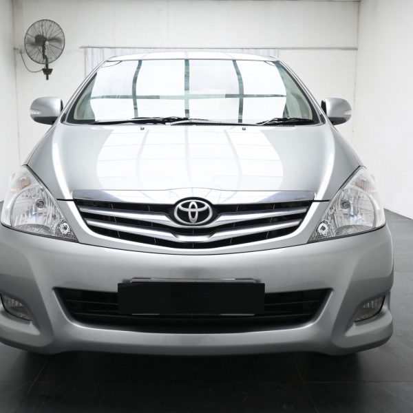 Toyota Innova N40 Wagon 5dr G 8st Auto-Gate Shift 4sp RWD 2.0i AT (2010) - Image 2