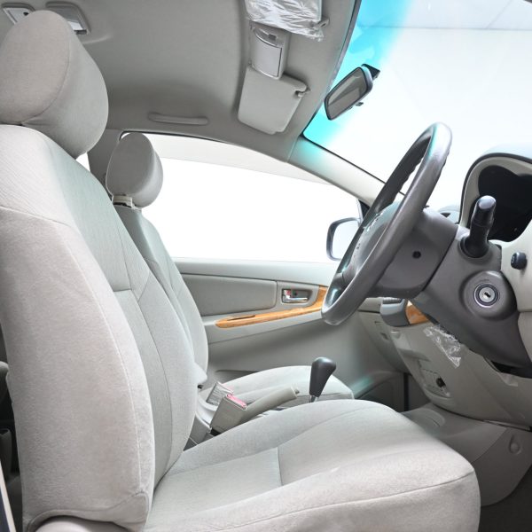 Toyota Innova N40 Wagon 5dr G 8st Auto-Gate Shift 4sp RWD 2.0i AT (2010) - Image 11