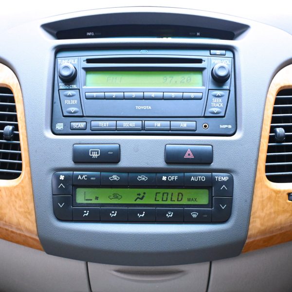 Toyota Innova N40 Wagon 5dr G 8st Auto-Gate Shift 4sp RWD 2.0i AT (2010) - Image 17