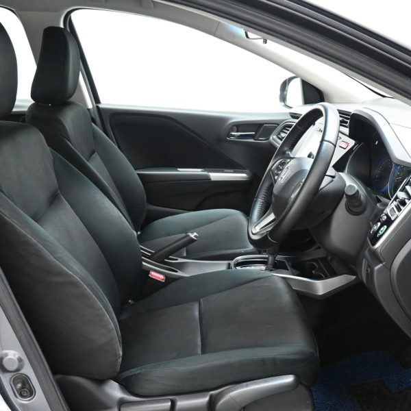 Honda City 1.5 V AT (2015) - Image 13