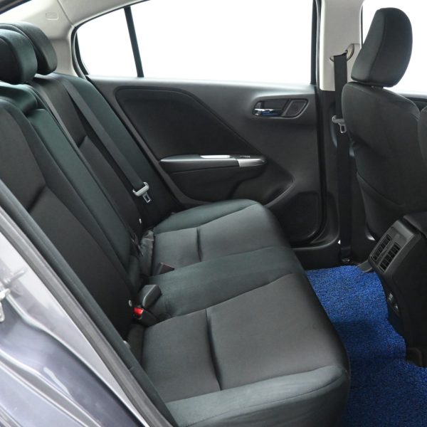 Honda City 1.5 V AT (2015) - Image 15