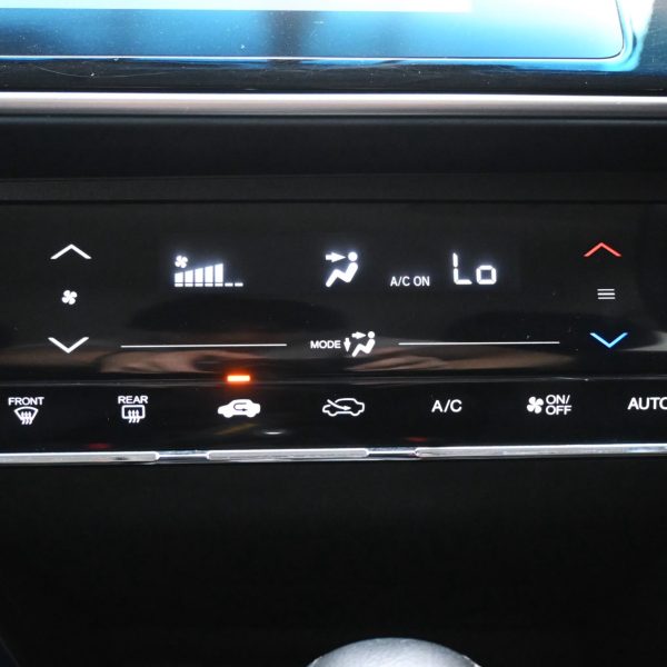 Honda City 1.5 V AT (2015) - Image 19