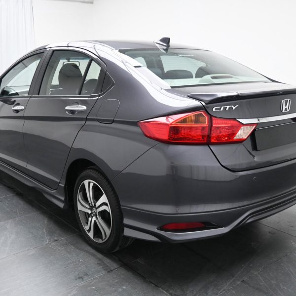 Honda City 1.5 V AT (2015) - Image 9