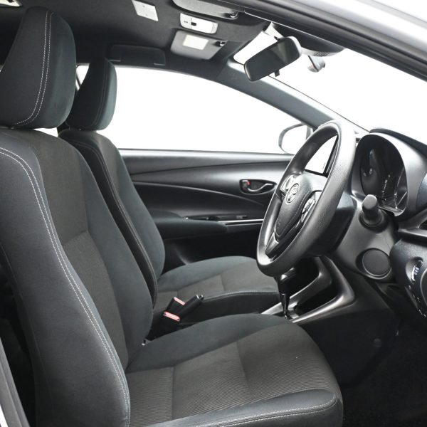 Toyota Yaris 1.5 E AT (2023) - Image 11