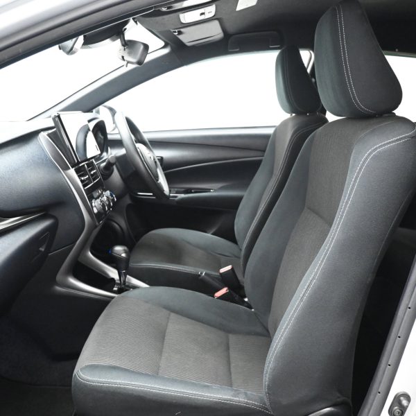 Toyota Yaris 1.5 E AT (2023) - Image 12