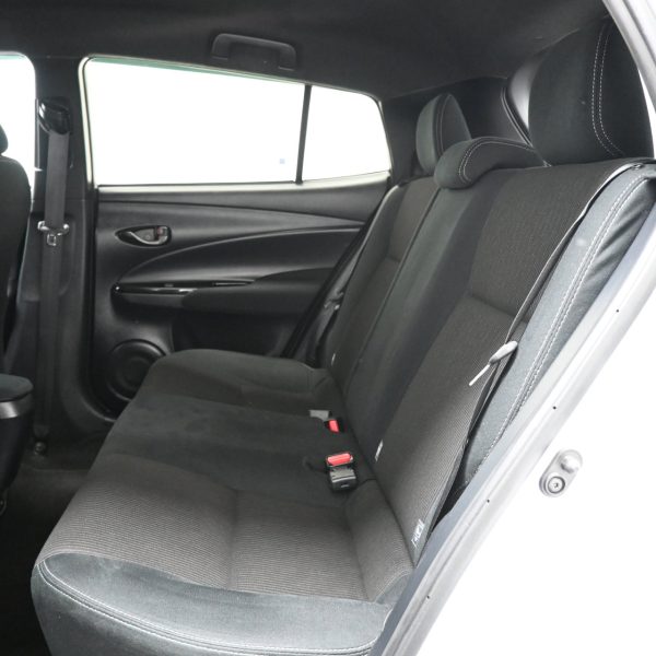 Toyota Yaris 1.5 E AT (2023) - Image 14