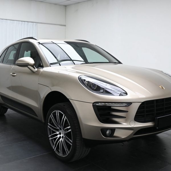 Porsche Macan 2.0-litre I4 turbo AT (2016) - Image 4