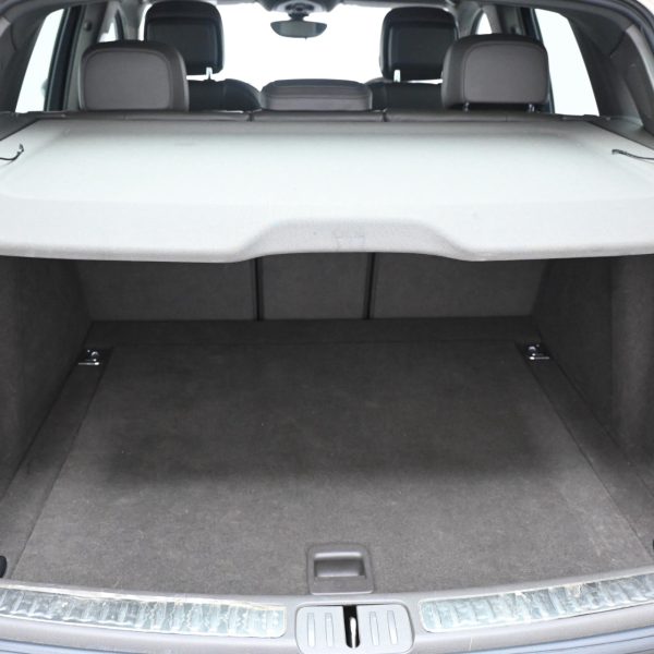 Porsche Macan 2.0-litre I4 turbo AT (2016) - Image 10