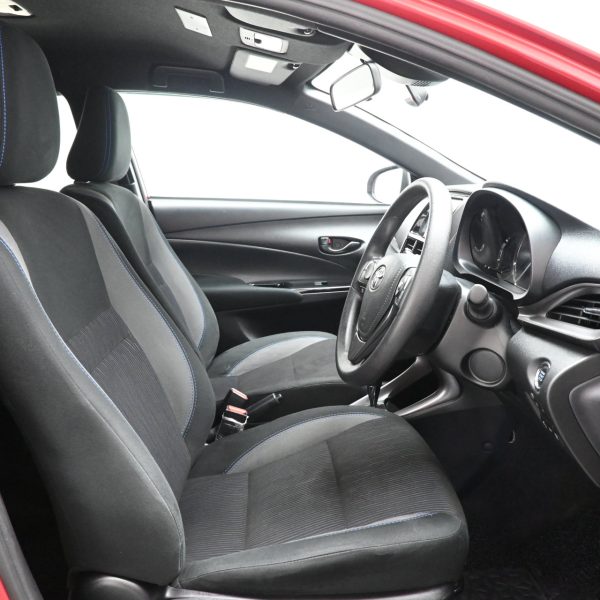 Toyota Yaris 1.5 E AT (2022) - Image 11