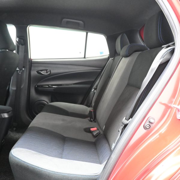 Toyota Yaris 1.5 E AT (2022) - Image 14
