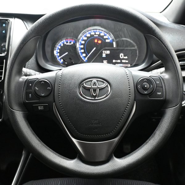 Toyota Yaris 1.5 E AT (2022) - Image 18