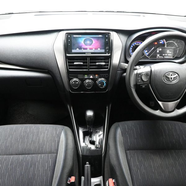 Toyota Yaris 1.5 E AT (2022) - Image 10