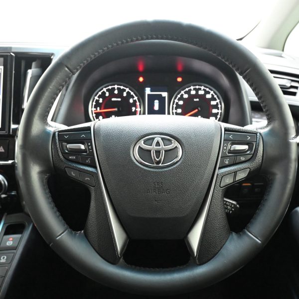 Toyota Vellfire 2.5 Auto AT (2019) - Image 15