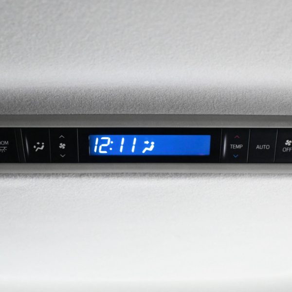 Toyota Vellfire 2.5 Auto AT (2019) - Image 16