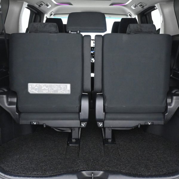 Toyota Vellfire 2.5 Auto AT (2019) - Image 19