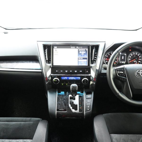 Toyota Vellfire 2.5 Auto AT (2019) - Image 7