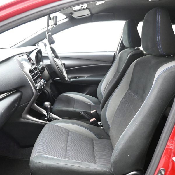 Toyota Yaris 1.5 E AT (2021) - Image 11