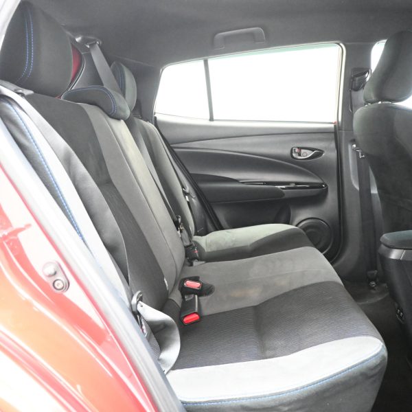 Toyota Yaris 1.5 E AT (2021) - Image 12