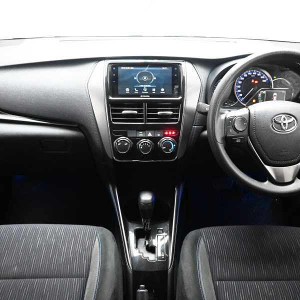 Toyota Yaris 1.5 E AT (2021) - Image 9