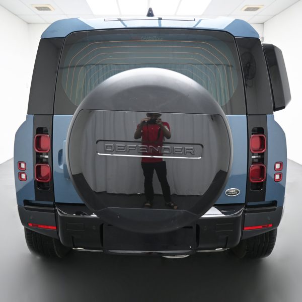 Land Rover Defender SE MHEV (A) AT (2020) - Image 13