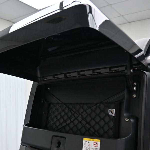 Land Rover Defender SE MHEV (A) AT (2020) - Image 10