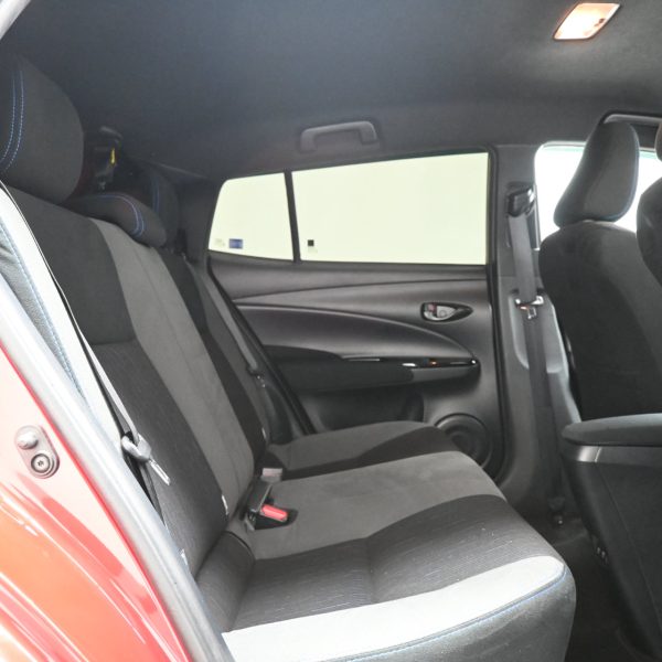 Toyota Yaris 1.5 E AT (2021) - Image 12