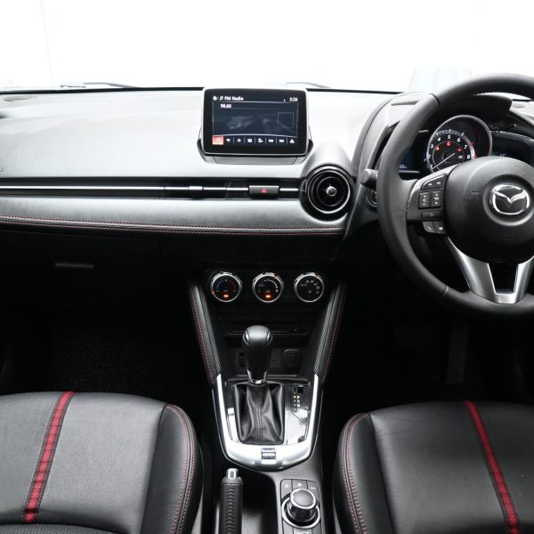 Mazda 2 2 Hatchback 1.5 GVC AT (2016) - Image 11