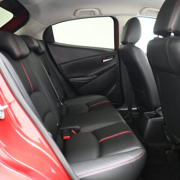 Mazda 2 2 Hatchback 1.5 GVC AT (2016) - Image 14