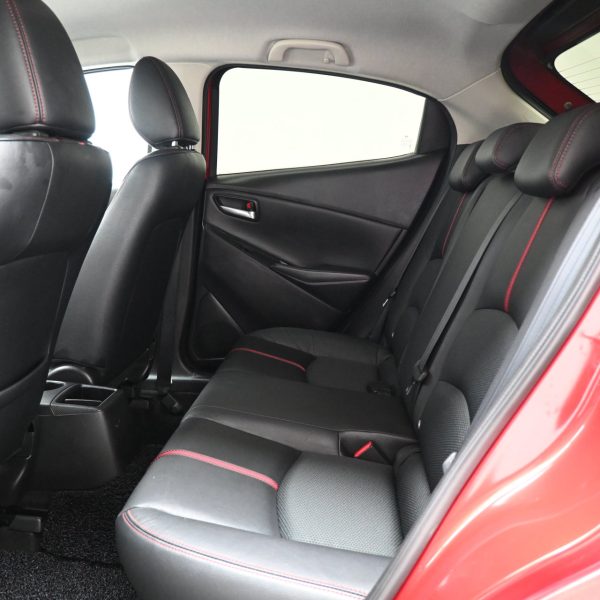 Mazda 2 2 Hatchback 1.5 GVC AT (2016) - Image 15