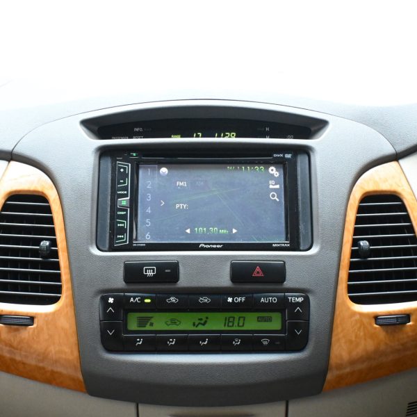 Toyota Innova N40 Wagon 5dr G 8st Auto-Gate Shift 4sp RWD 2.0i AT (2010) - Image 16