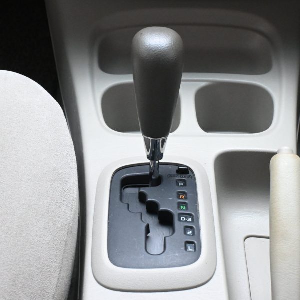 Toyota Innova N40 Wagon 5dr G 8st Auto-Gate Shift 4sp RWD 2.0i AT (2010) - Image 17