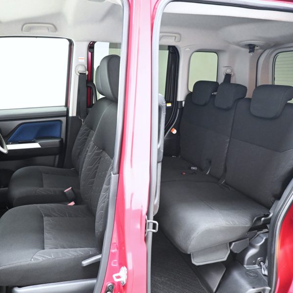 Toyota Roomy 1.0 Custom G-T AT (2020) - Image 11