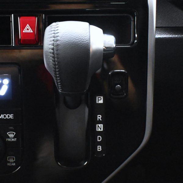 Toyota Roomy 1.0 Custom G-T AT (2020) - Image 15