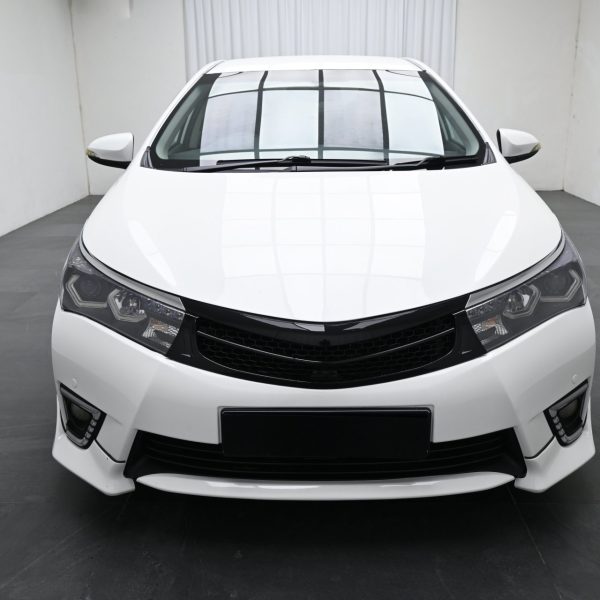 Toyota Corolla Altis E170 Sedan 4dr V CVT 7sp FWD 2.0i AT (2014) - Image 2