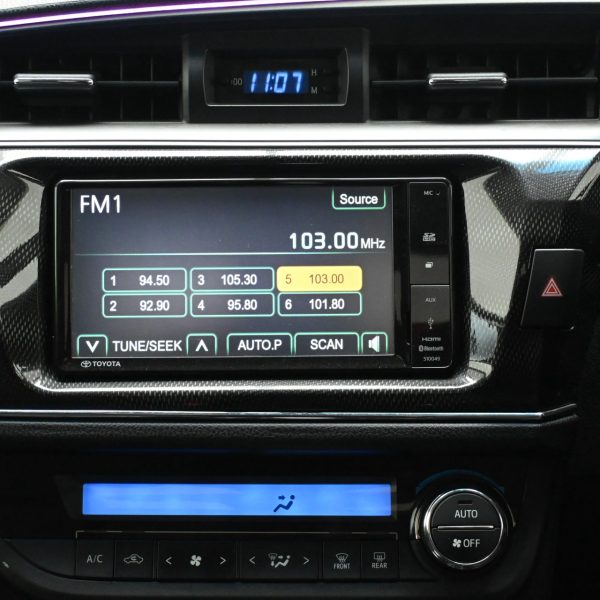 Toyota Corolla Altis E170 Sedan 4dr V CVT 7sp FWD 2.0i AT (2014) - Image 14