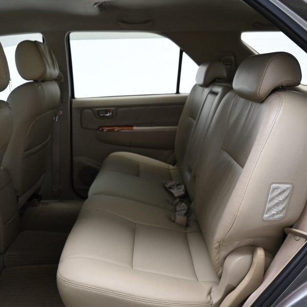 Toyota Fortuner N50 Wagon 5dr V 7st Auto-Gate Shift 4sp 4WD 2.7i AT (2009) - Image 14