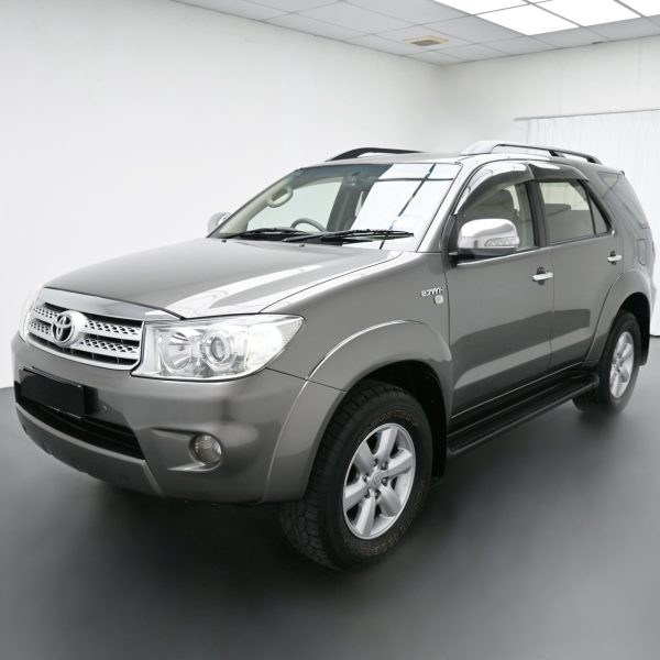 Toyota Fortuner N50 Wagon 5dr V 7st Auto-Gate Shift 4sp 4WD 2.7i AT (2009) - Image 19