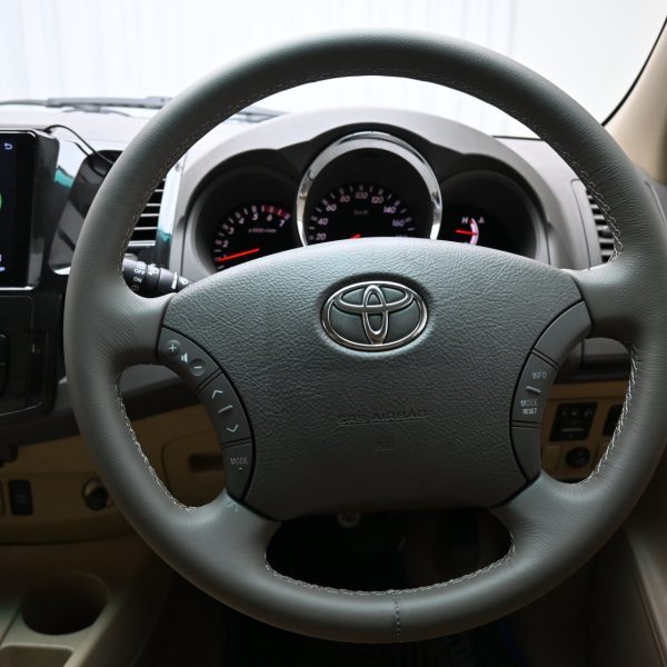 Toyota Fortuner N50 Wagon 5dr V 7st Auto-Gate Shift 4sp 4WD 2.7i AT (2009) - Image 4