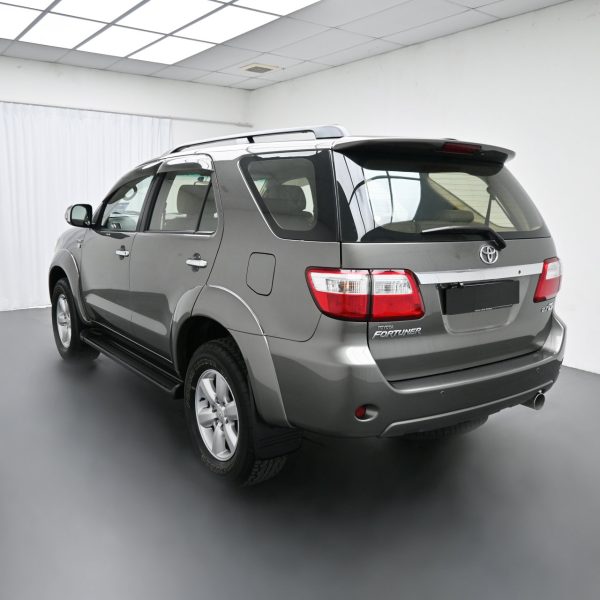 Toyota Fortuner N50 Wagon 5dr V 7st Auto-Gate Shift 4sp 4WD 2.7i AT (2009) - Image 7