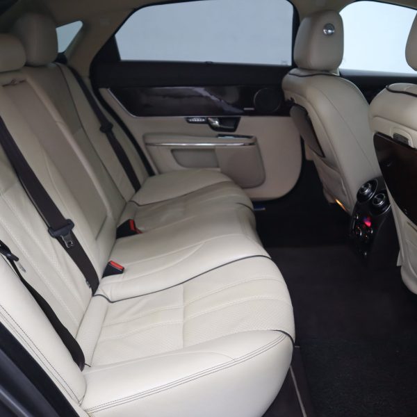 Jaguar XJ PORTFOLIO 5.0 V8 LWB (A) AT (2010) - Image 11